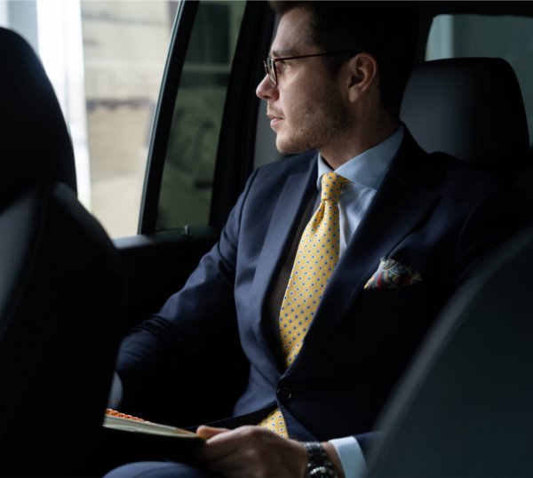 Limousine service - Enjoy our exclusive limousine service in premium class luxury limousines