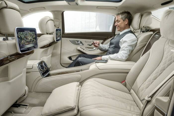 Limousine service - Enjoy our exclusive premium class limousines with top equipment