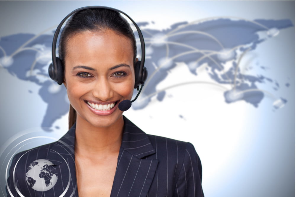 internationale Reservierungszentrale - Bild junge Dame mit Headset