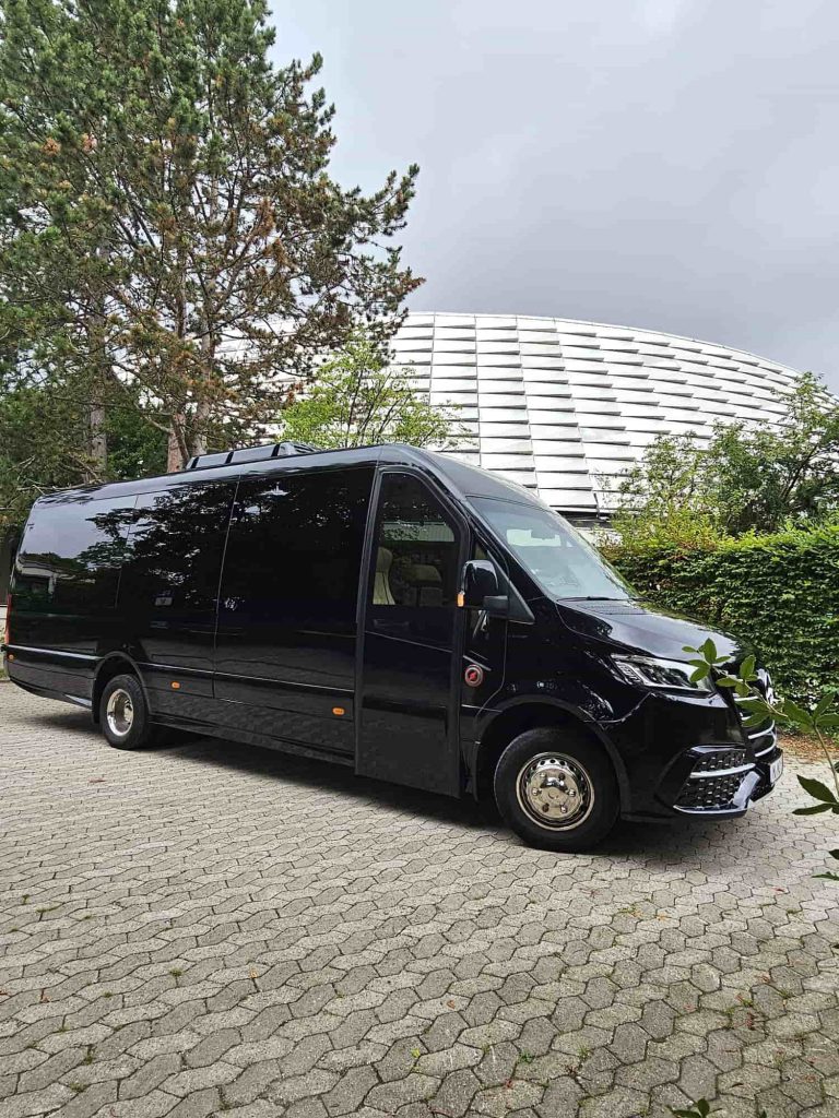 Luxury Landjet minibus hire Munich 12 passengers side view